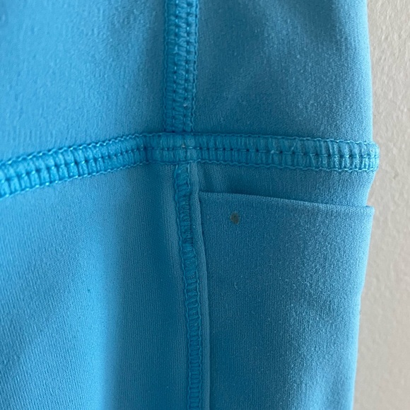 Vuori Studio Pocket Legging in Light Blue Size Small - Picture 6 of 8